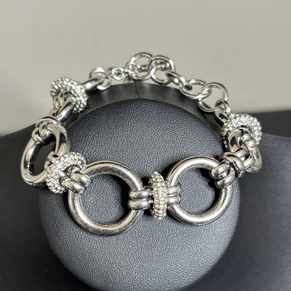 Silver Tone Circle Link Rhinestone Toggle Statement Bracelet​